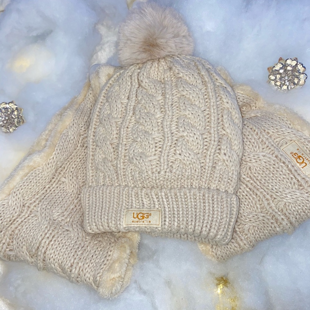 UGG hat and scarf set **NEW**